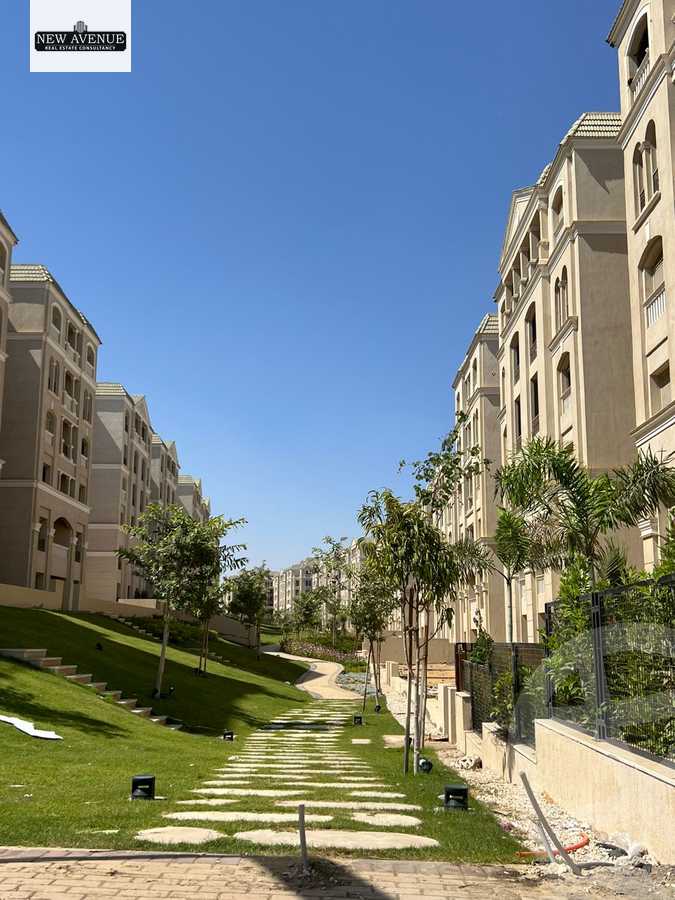 https://aqarmap.com.eg/ar/listing/6592399-for-sale-cairo-new-cairo-lmstqbl-syty-compounds-lavenir