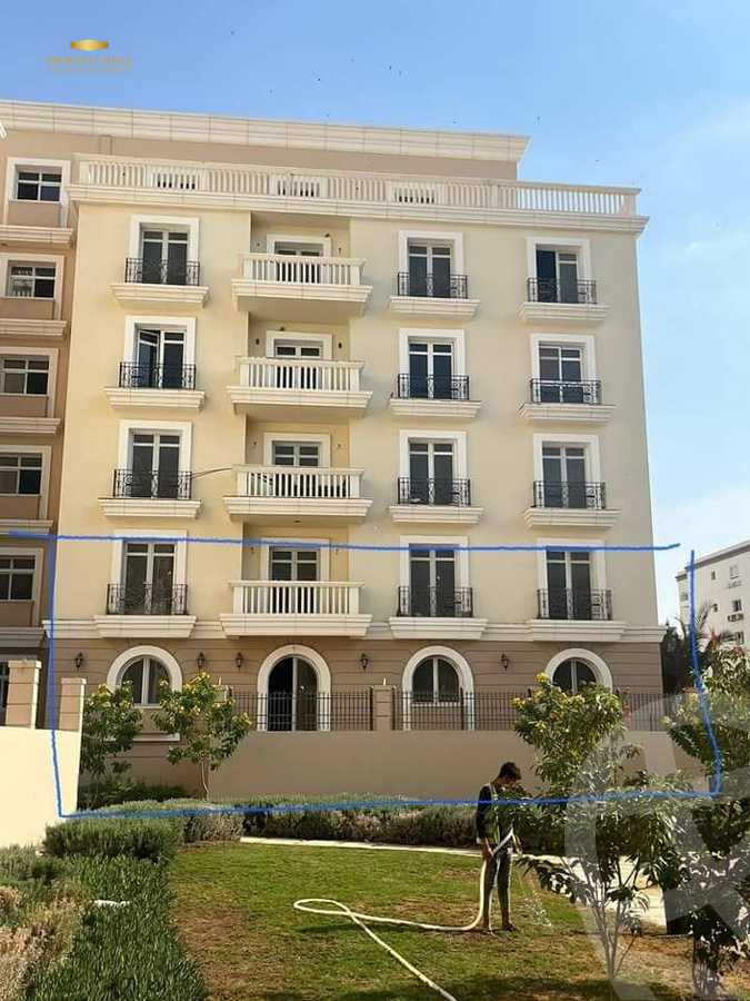 https://aqarmap.com.eg/en/listing/4625652-for-sale-cairo-new-cairo-compounds-mountain-view-hyde-park