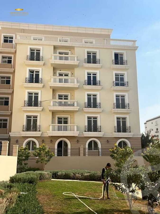 https://aqarmap.com.eg/en/listing/4625652-for-sale-cairo-new-cairo-compounds-mountain-view-hyde-park