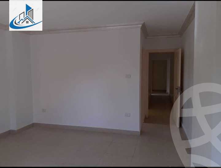 https://aqarmap.com.eg/ar/listing/6144146-for-sale-cairo-6th-of-october-featured-neighborhood-first-touristic-village-el-shaheed-mohammed-abdul-latif-alshimi-st