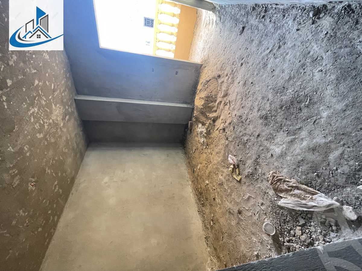 https://aqarmap.com.eg/ar/listing/6178301-for-sale-cairo-6th-of-october-featured-neighborhood-first-touristic-village-al-lewaa-mohammed-ezzat-el-zyadi-st