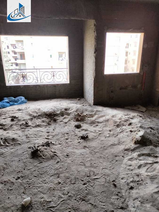 https://aqarmap.com.eg/ar/listing/6339139-for-sale-cairo-6th-of-october-el-hay-el-motamyz-el-motamayez-neighborhood-abd-el-moneim-riad-st