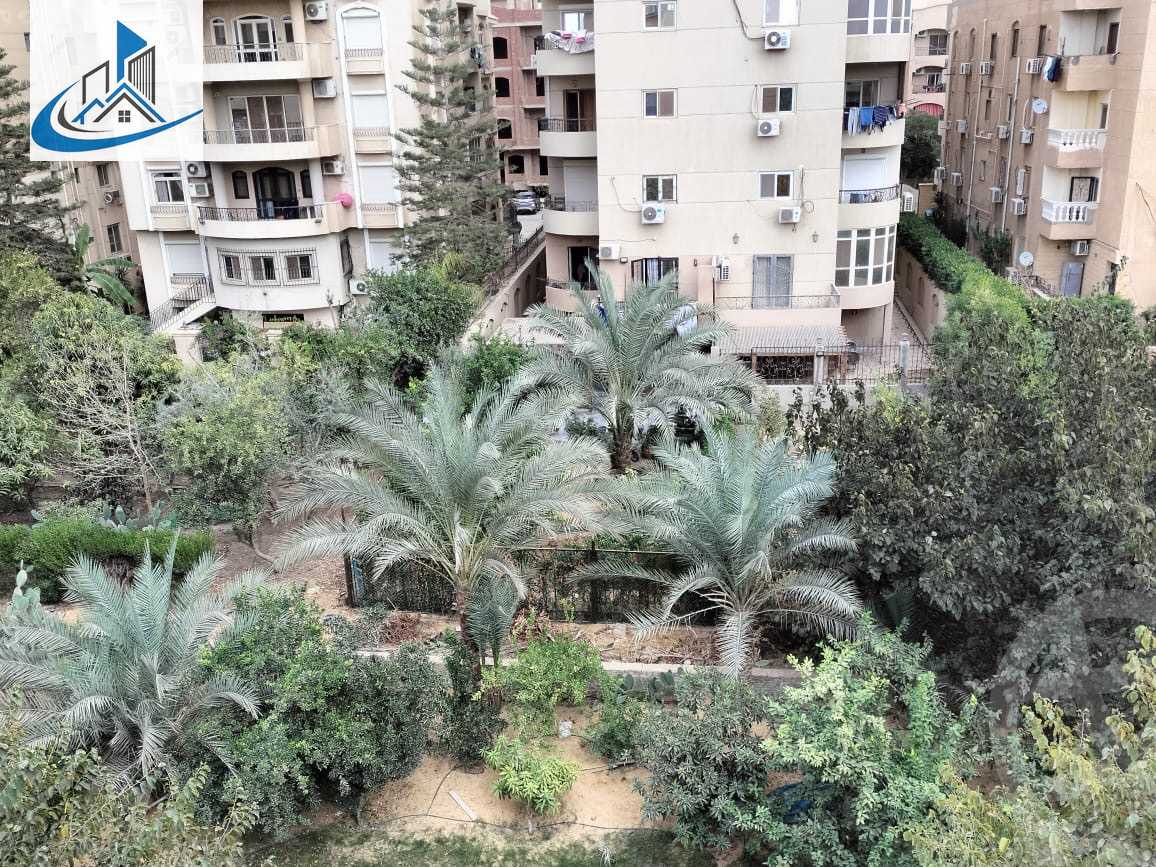 https://aqarmap.com.eg/ar/listing/6339139-for-sale-cairo-6th-of-october-el-hay-el-motamyz-el-motamayez-neighborhood-abd-el-moneim-riad-st