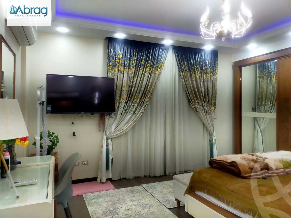 https://aqarmap.com.eg/en/listing/4189670-for-sale-cairo-el-sheikh-zayed-city-compounds-greens