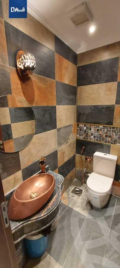https://aqarmap.com.eg/ar/listing/5463164-for-sale-cairo-el-sheikh-zayed-city-el-hay-el-hady-ashaer-area-1-street-10