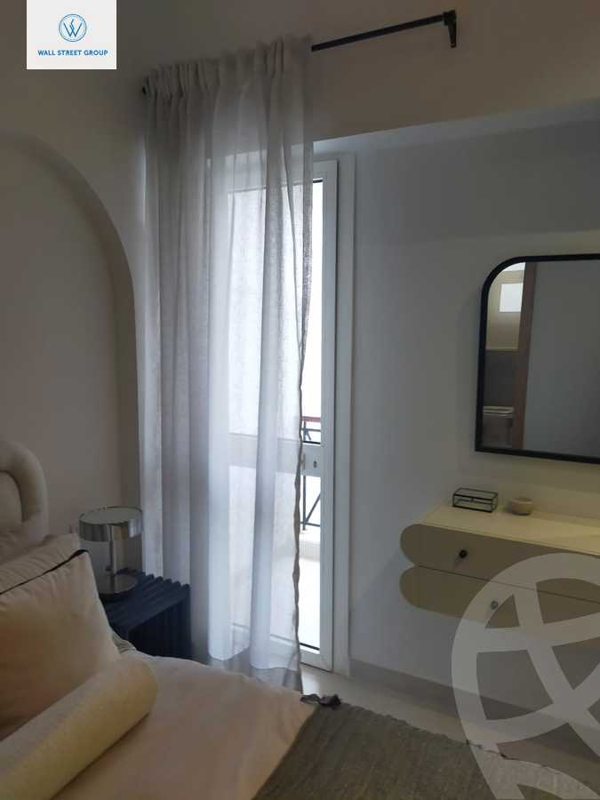 https://aqarmap.com.eg/ar/listing/5301394-for-sale-cairo-new-cairo-compounds-mountain-view-hyde-park