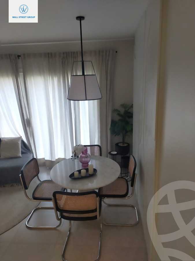 https://aqarmap.com.eg/ar/listing/5301394-for-sale-cairo-new-cairo-compounds-mountain-view-hyde-park