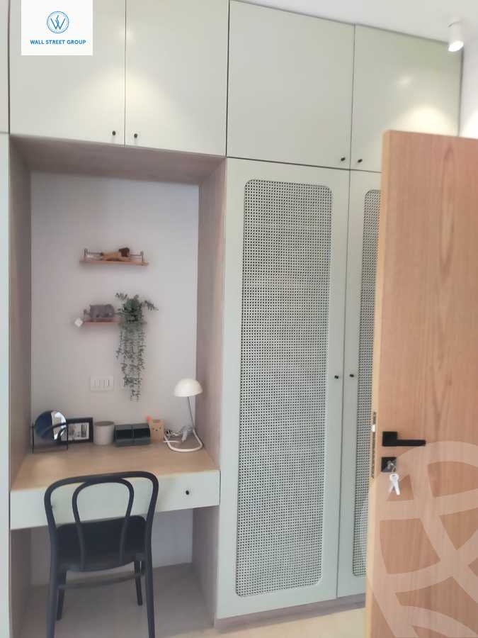 https://aqarmap.com.eg/ar/listing/5301394-for-sale-cairo-new-cairo-compounds-mountain-view-hyde-park