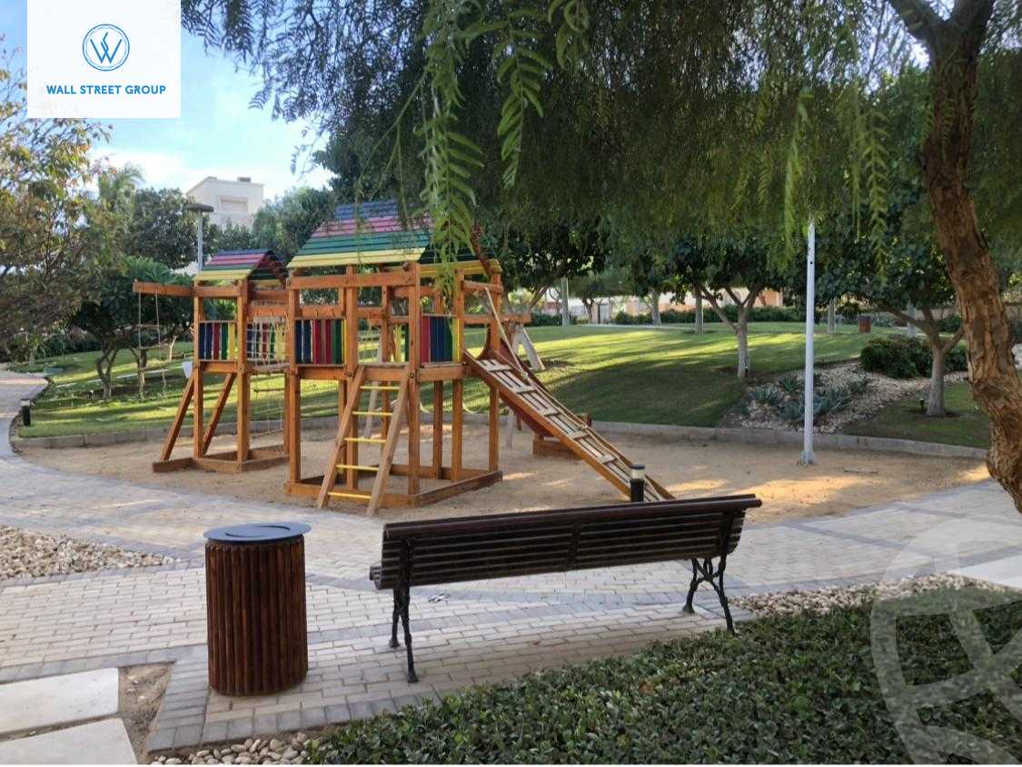 https://aqarmap.com.eg/ar/listing/5501734-for-sale-cairo-new-cairo-compounds-hyde-park-centre-ville-hyde-park