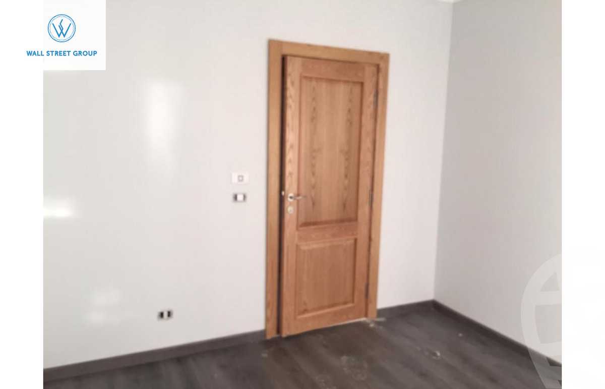 https://aqarmap.com.eg/ar/listing/5404987-for-sale-cairo-new-cairo-compounds-mountain-view-hyde-park