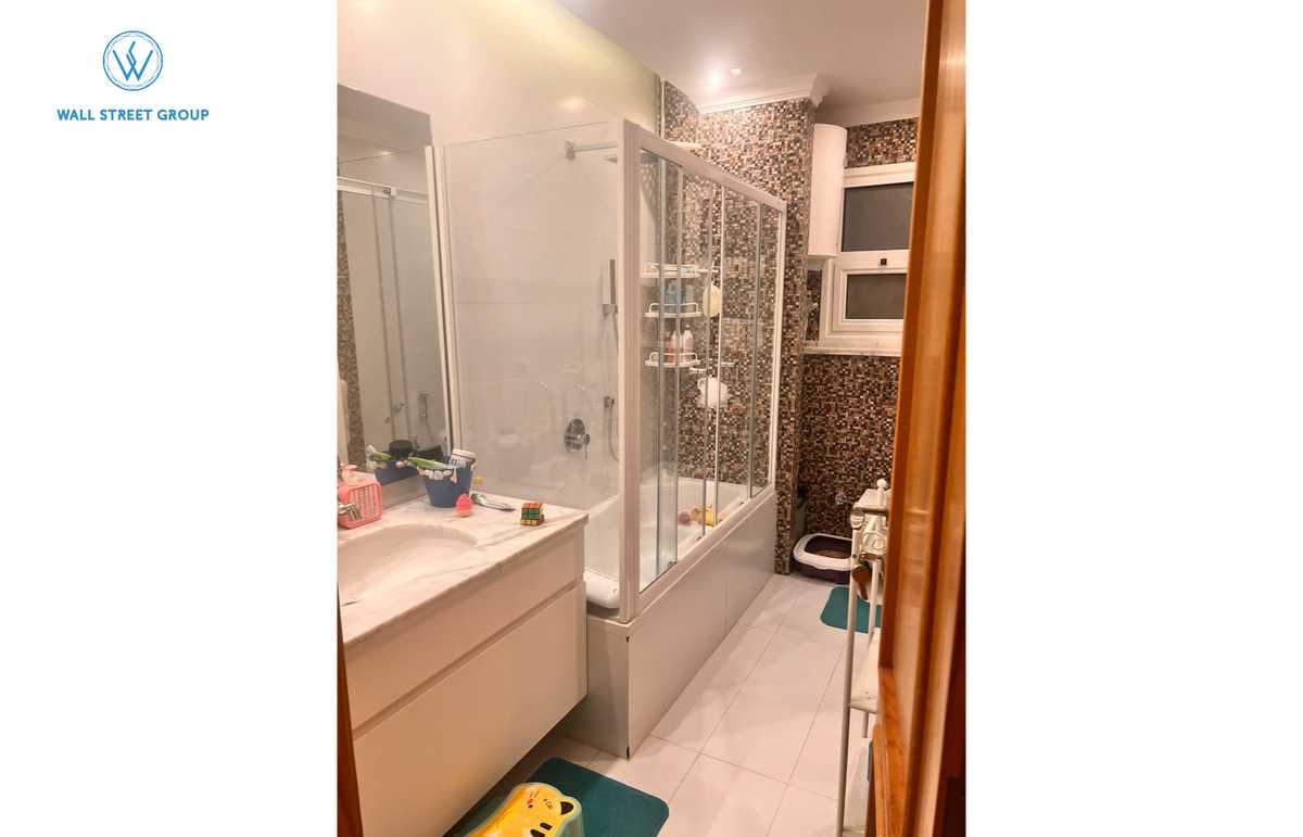 https://aqarmap.com.eg/ar/listing/5404987-for-sale-cairo-new-cairo-compounds-mountain-view-hyde-park