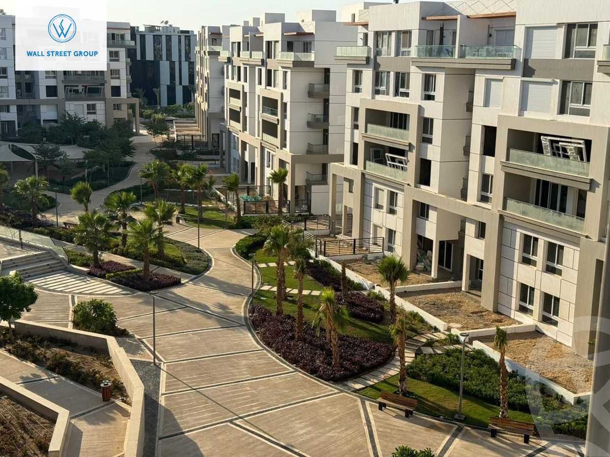 https://aqarmap.com.eg/en/listing/5280062-for-sale-cairo-new-cairo-compounds-hyde-park