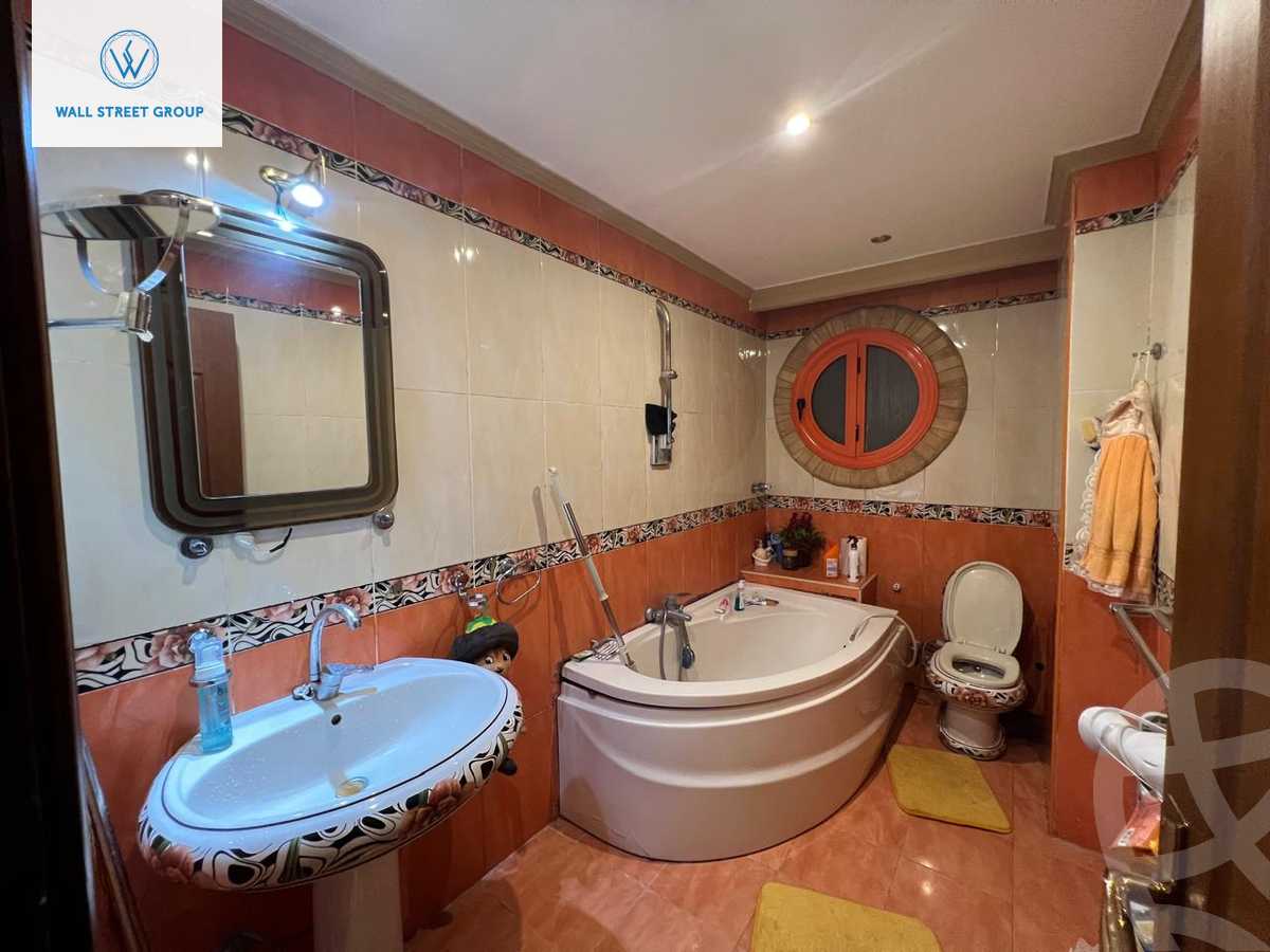 https://aqarmap.com.eg/en/listing/5413094-for-sale-cairo-new-cairo-first-settlement-neighbourhood-7-om-kalthoum-st