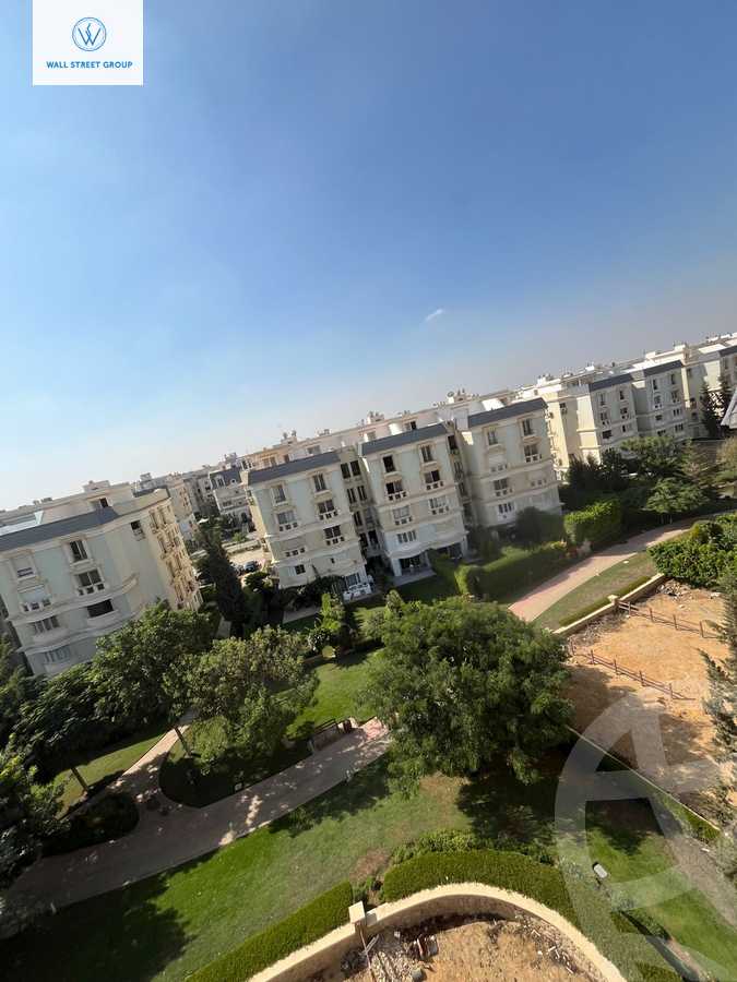 https://aqarmap.com.eg/en/listing/5340278-for-sale-cairo-new-cairo-compounds-mountain-view-hyde-park