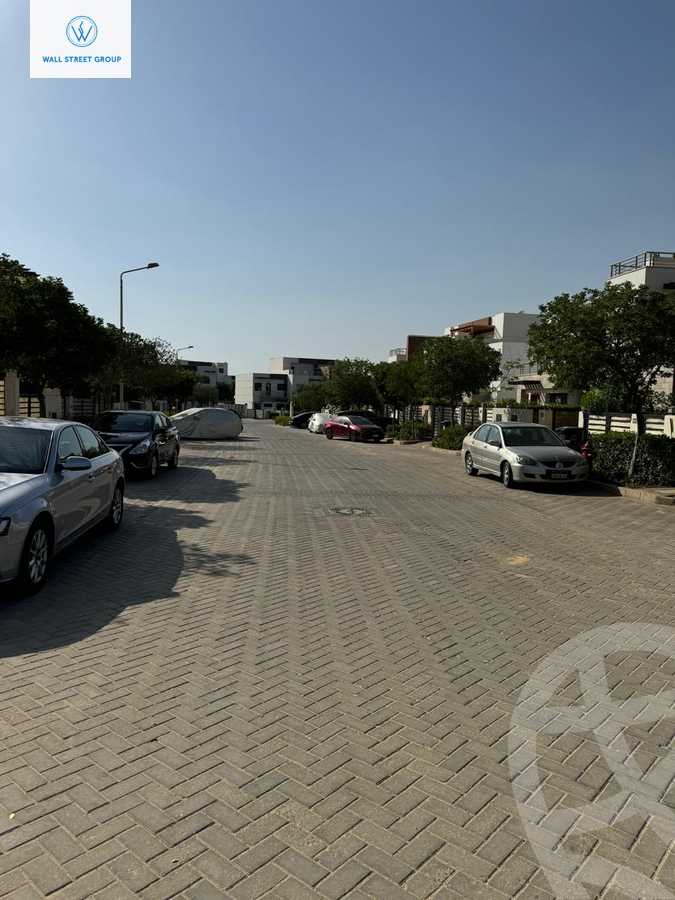 https://aqarmap.com.eg/en/listing/5401040-for-sale-cairo-new-cairo-compounds-hyde-park-centre-ville-hyde-park