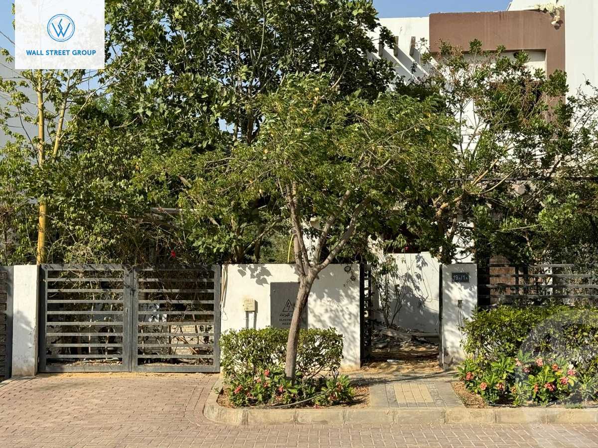 https://aqarmap.com.eg/en/listing/5401040-for-sale-cairo-new-cairo-compounds-hyde-park-centre-ville-hyde-park