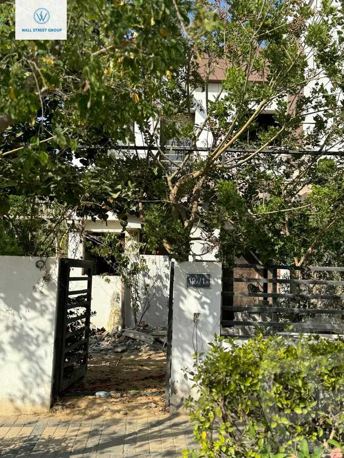 https://aqarmap.com.eg/en/listing/5401040-for-sale-cairo-new-cairo-compounds-hyde-park-centre-ville-hyde-park