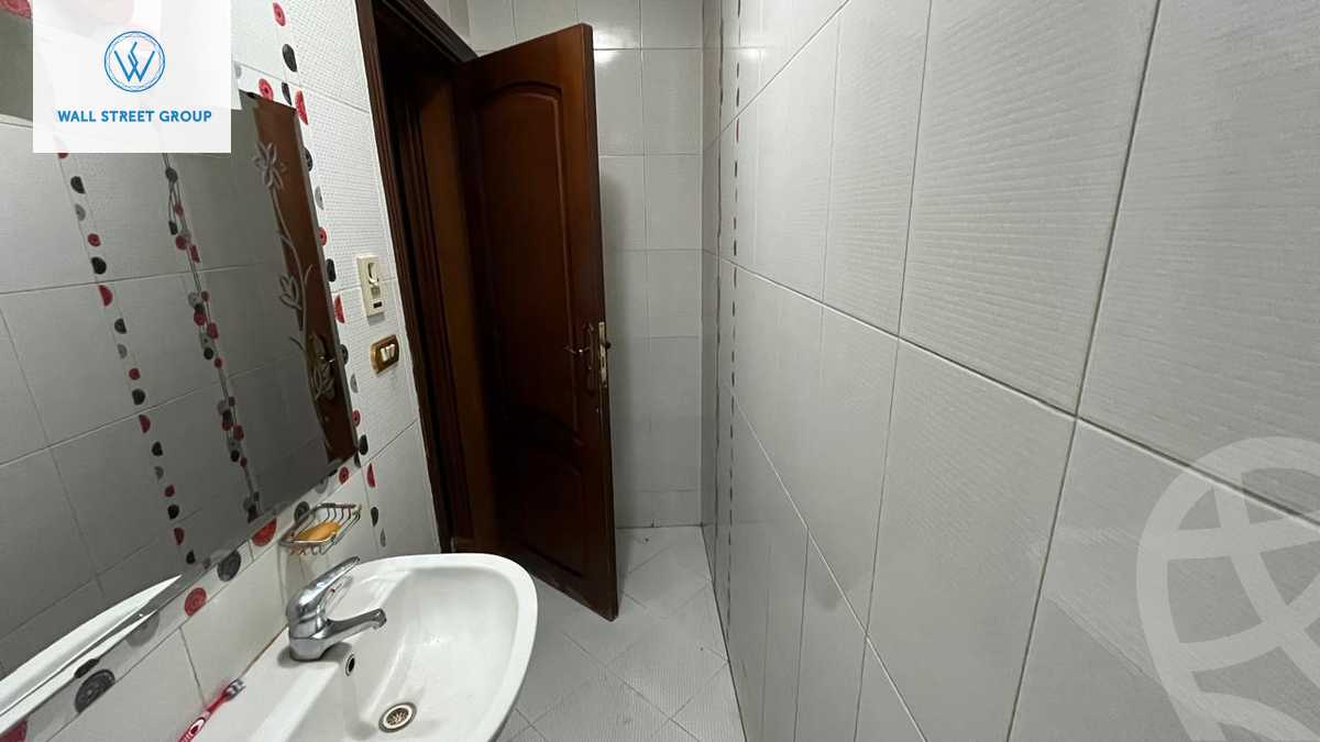 https://aqarmap.com.eg/en/listing/5627368-for-sale-cairo-nasr-city-hay-el-sefarat-sifarat-st
