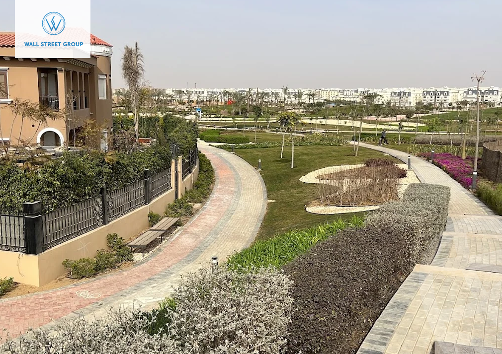 https://aqarmap.com.eg/en/listing/5932061-for-sale-cairo-new-cairo-compounds-hyde-park