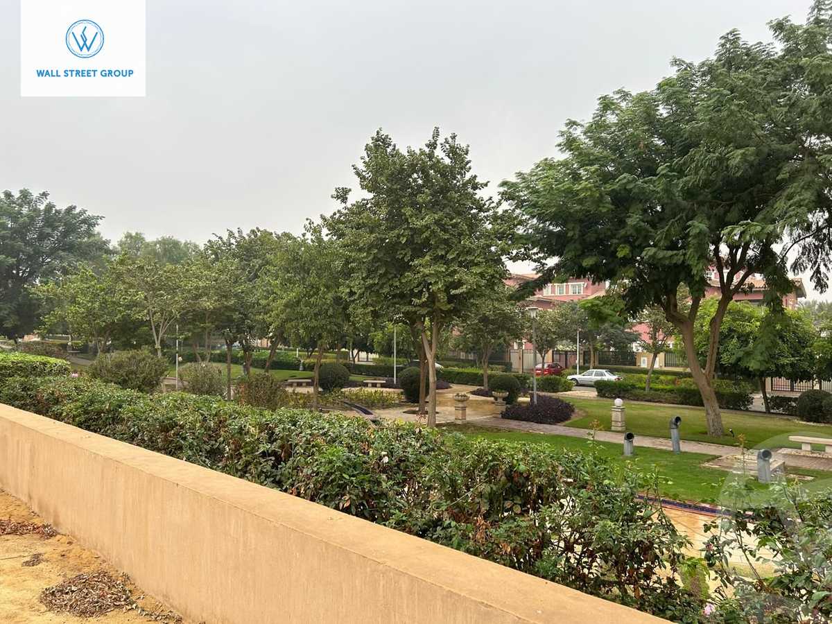 https://aqarmap.com.eg/en/listing/5752996-for-sale-cairo-new-cairo-compounds-hyde-park-centre-ville-hyde-park