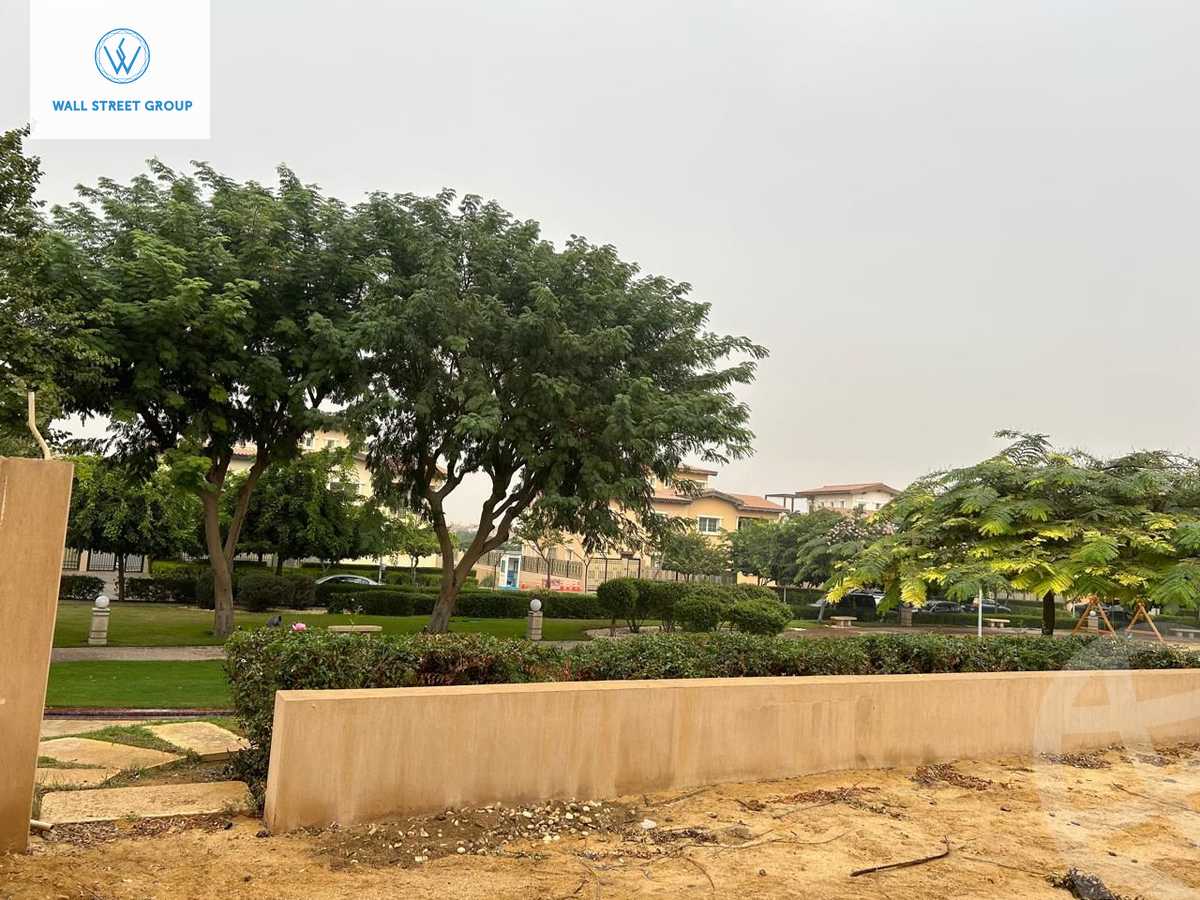https://aqarmap.com.eg/en/listing/5752996-for-sale-cairo-new-cairo-compounds-hyde-park-centre-ville-hyde-park