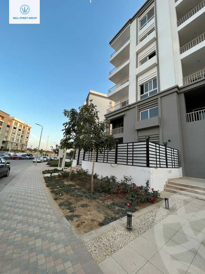 https://aqarmap.com.eg/en/listing/5586569-for-sale-cairo-new-cairo-compounds-hyde-park-centre-ville-hyde-park