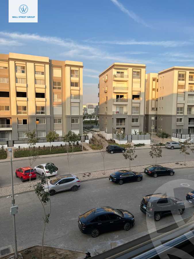 https://aqarmap.com.eg/en/listing/5586569-for-sale-cairo-new-cairo-compounds-hyde-park-centre-ville-hyde-park
