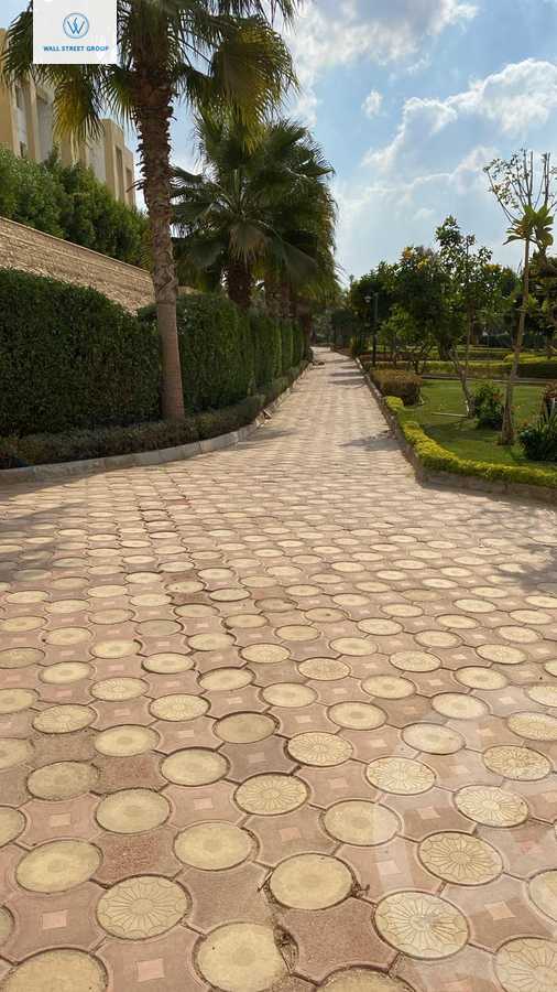 https://aqarmap.com.eg/en/listing/5637923-for-sale-cairo-new-cairo-compounds-el-koronfel-heights