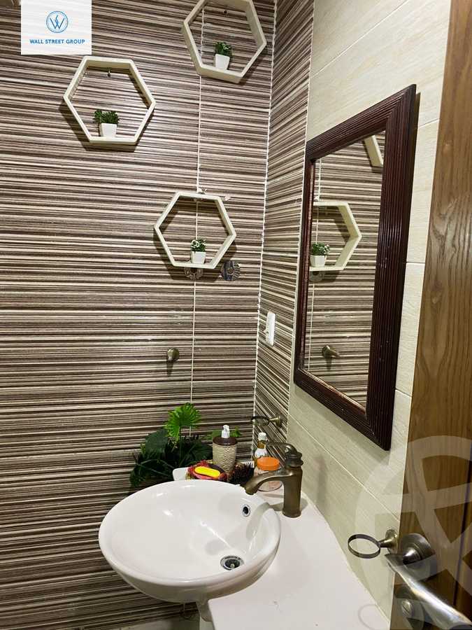 https://aqarmap.com.eg/en/listing/5906859-for-sale-cairo-new-cairo-compounds-el-ashrafia