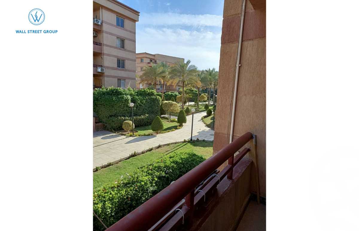 https://aqarmap.com.eg/en/listing/5943496-for-sale-cairo-new-cairo-lrhb-city-phase-4-mohammed-farid-st