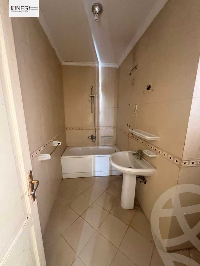 https://aqarmap.com.eg/en/listing/6356843-for-sale-cairo-new-cairo-madinaty-eleventh-zone-buildings-group-112