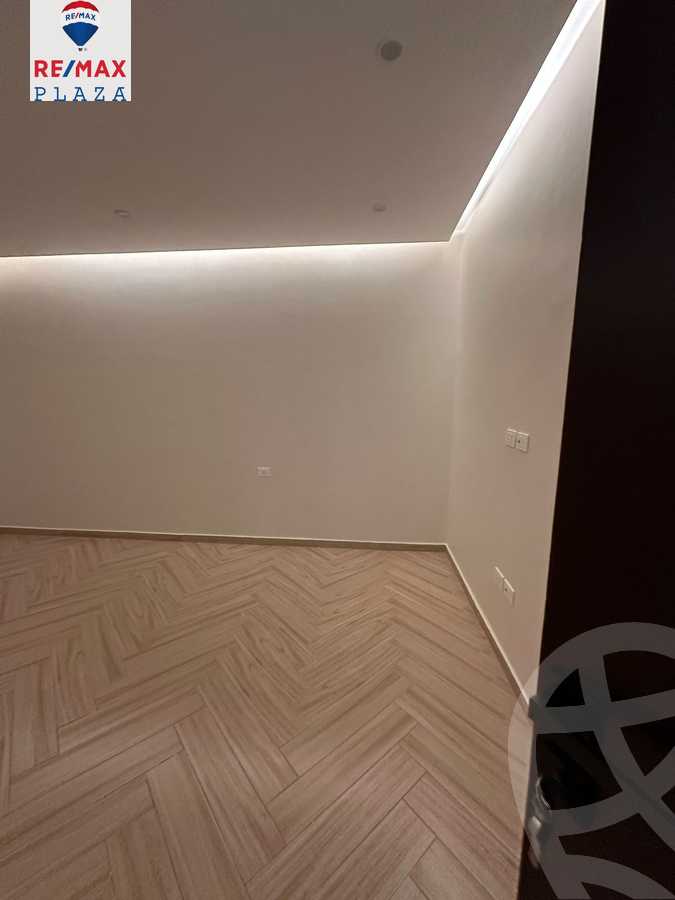 https://aqarmap.com.eg/en/listing/5751719-for-rent-cairo-new-cairo-compounds-hyde-park-centre-ville-hyde-park