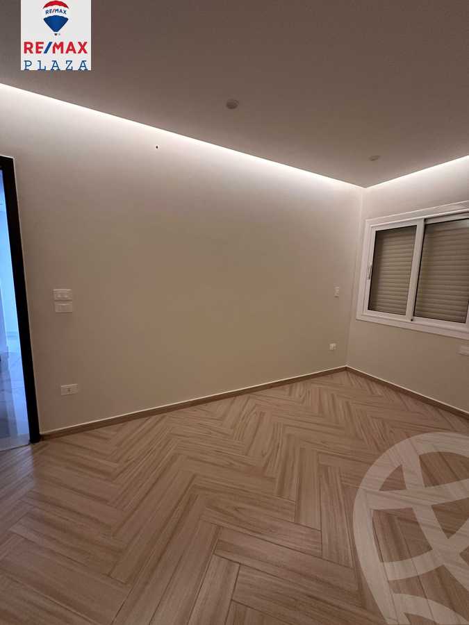 https://aqarmap.com.eg/en/listing/5751719-for-rent-cairo-new-cairo-compounds-hyde-park-centre-ville-hyde-park