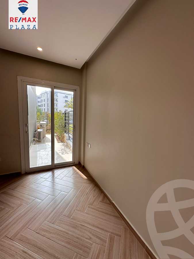 https://aqarmap.com.eg/en/listing/5751719-for-rent-cairo-new-cairo-compounds-hyde-park-centre-ville-hyde-park