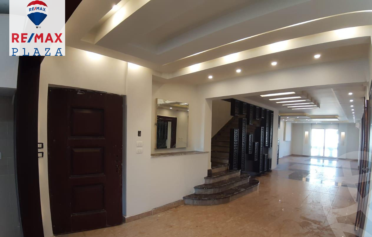 https://aqarmap.com.eg/ar/listing/5753201-for-rent-cairo-new-cairo-compounds-mountain-view-hyde-park