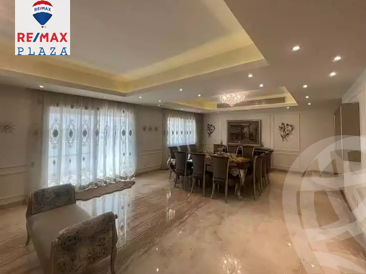 https://aqarmap.com.eg/ar/listing/5762631-for-sale-cairo-new-cairo-compounds-hyde-park-centre-ville-hyde-park