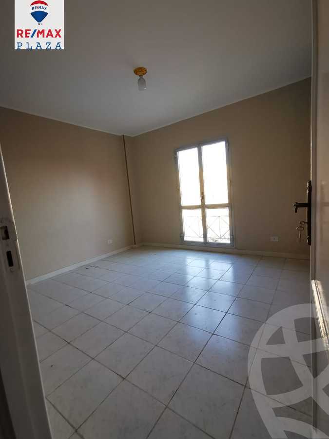 https://aqarmap.com.eg/en/listing/5886073-for-sale-cairo-new-cairo-lrhb-city-malls-and-markets