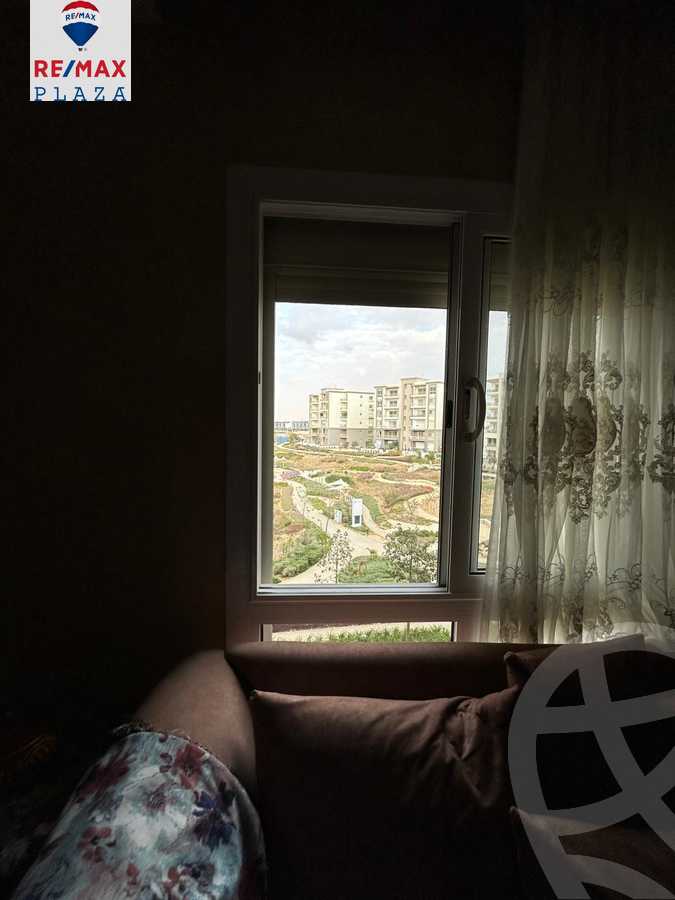 https://aqarmap.com.eg/en/listing/5861021-for-sale-cairo-new-cairo-compounds-hyde-park-park-corner-hyde-park