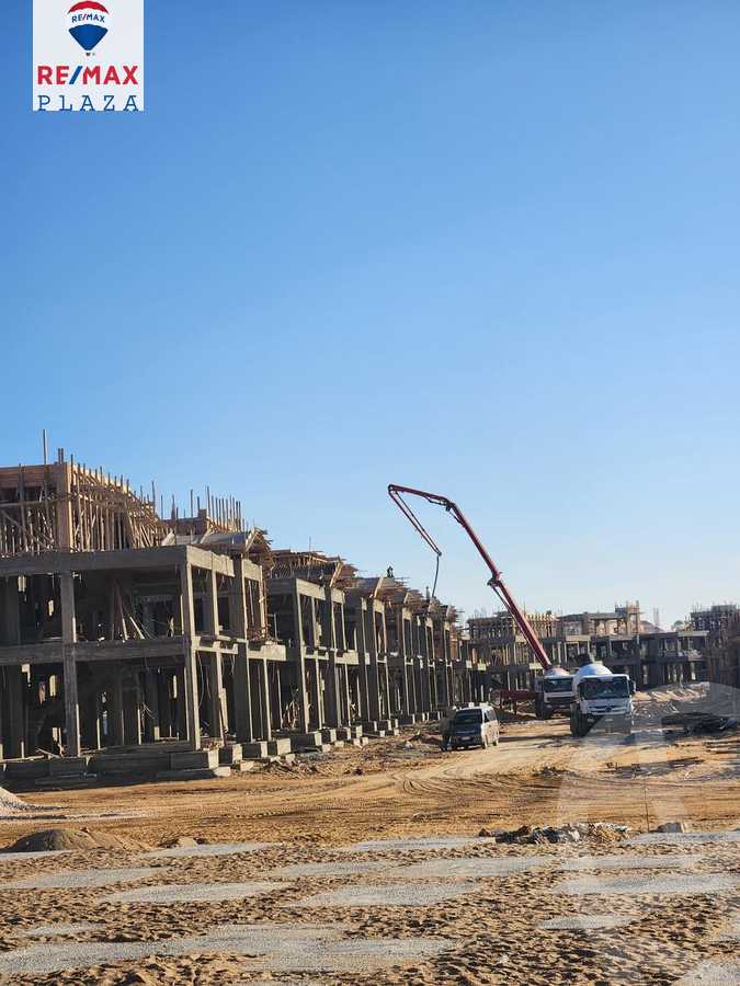 https://aqarmap.com.eg/en/listing/5879596-for-sale-cairo-new-cairo-compounds-hyde-park