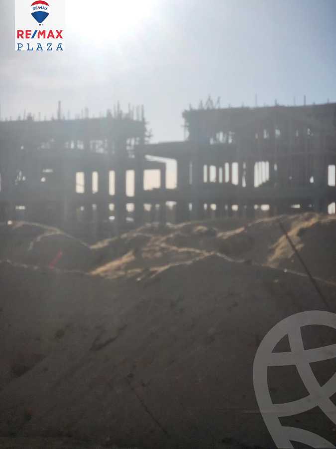 https://aqarmap.com.eg/en/listing/5879596-for-sale-cairo-new-cairo-compounds-hyde-park