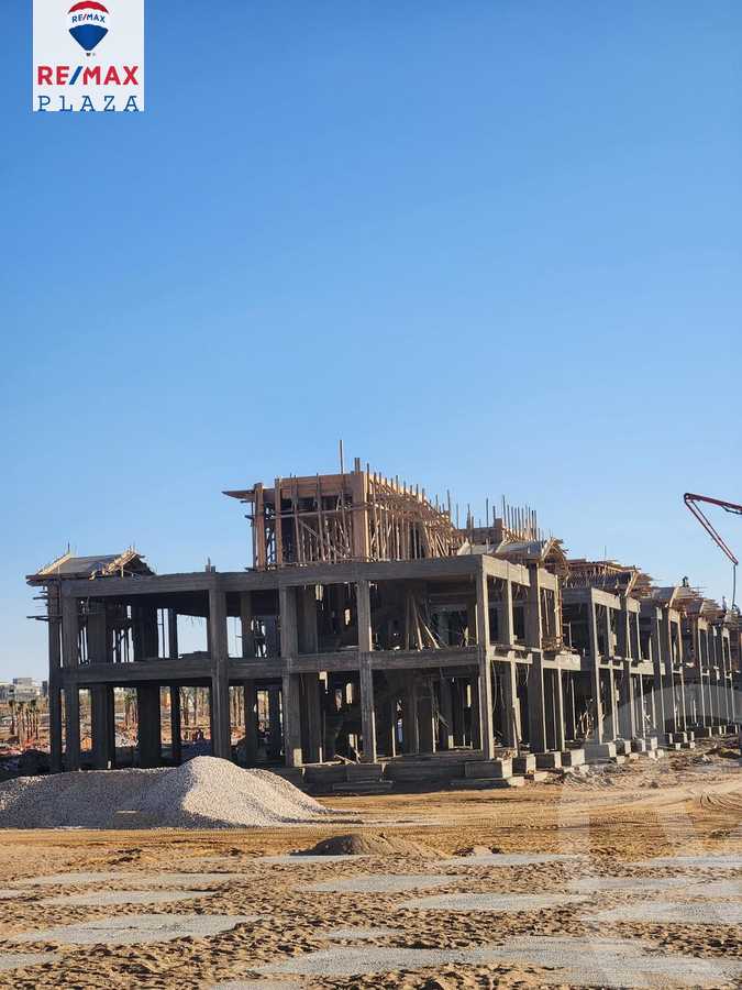 https://aqarmap.com.eg/en/listing/5879596-for-sale-cairo-new-cairo-compounds-hyde-park