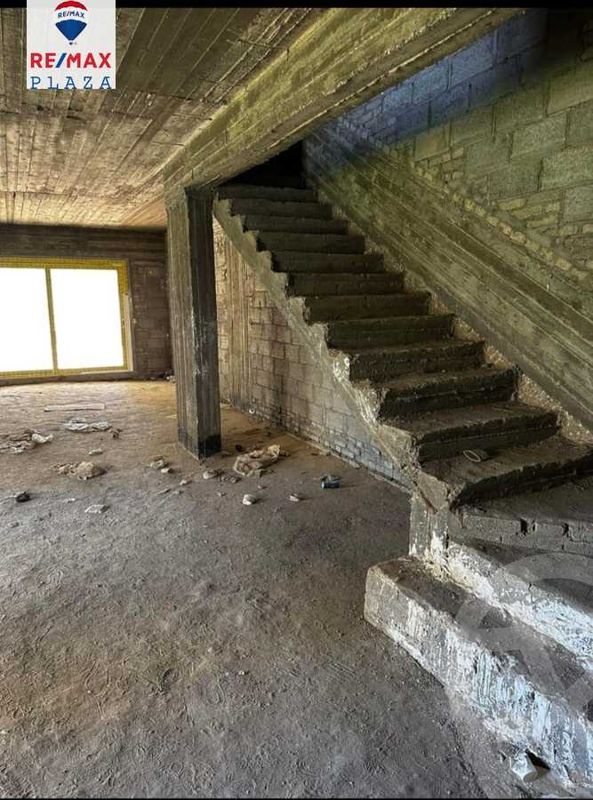 https://aqarmap.com.eg/en/listing/5881983-for-sale-cairo-new-cairo-compounds-mountain-view-hyde-park