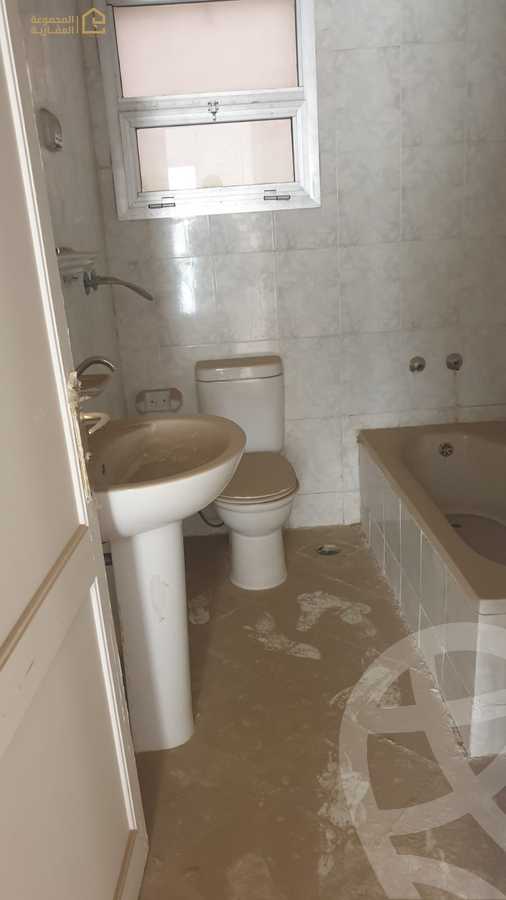https://aqarmap.com.eg/en/listing/6130987-for-sale-cairo-new-cairo-lrhb-city-phase-8