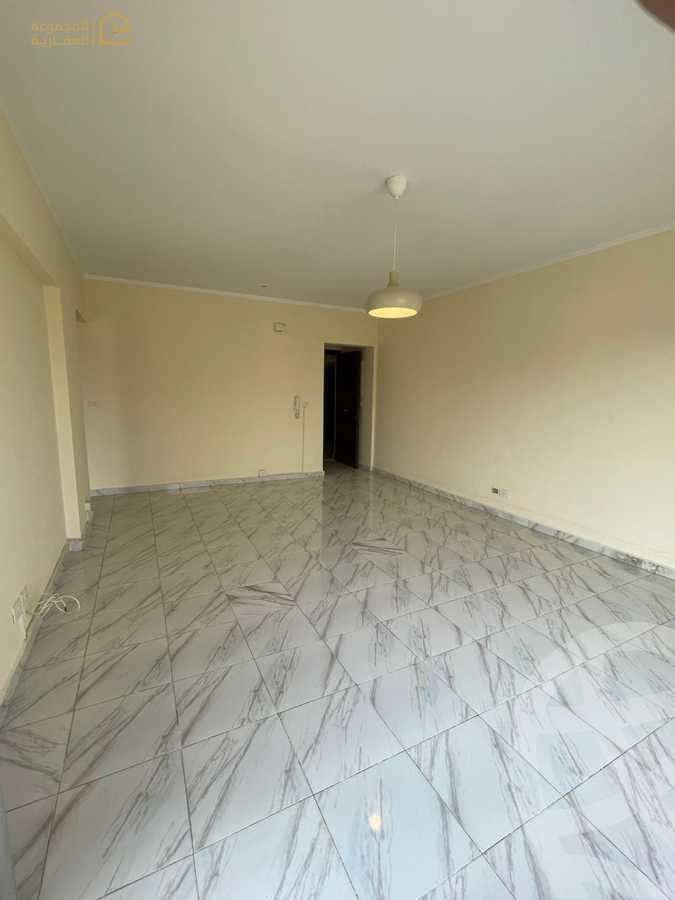 https://aqarmap.com.eg/en/listing/6132898-for-sale-cairo-new-cairo-lrhb-city-phase-8