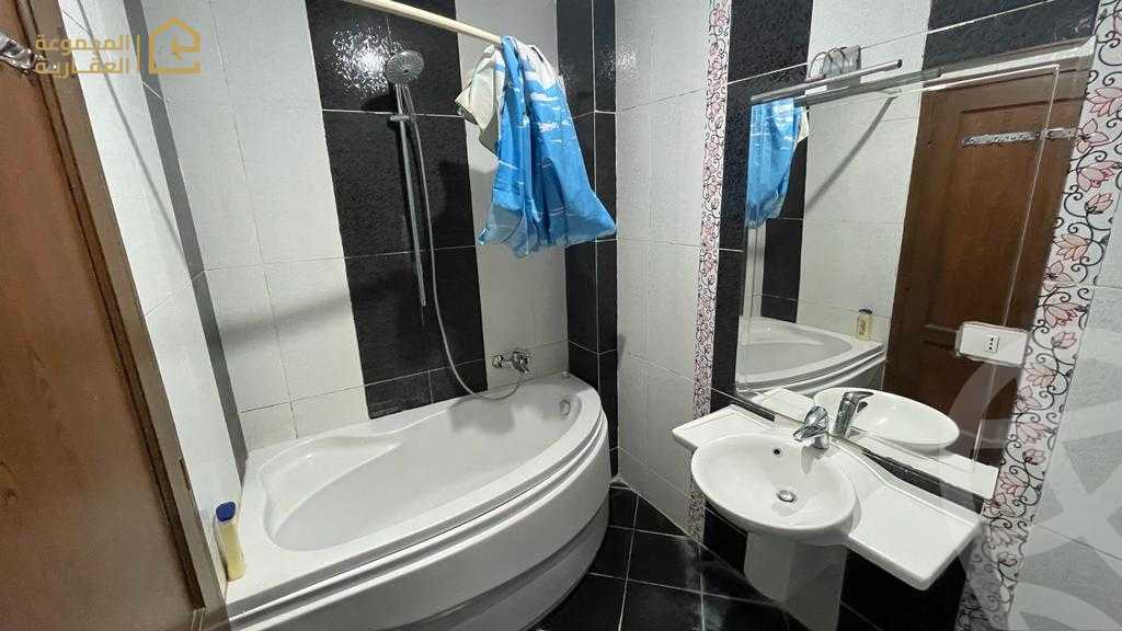 https://aqarmap.com.eg/en/listing/6162905-for-rent-cairo-new-cairo-lrhb-city-phase-5-talaat-mostafa-st