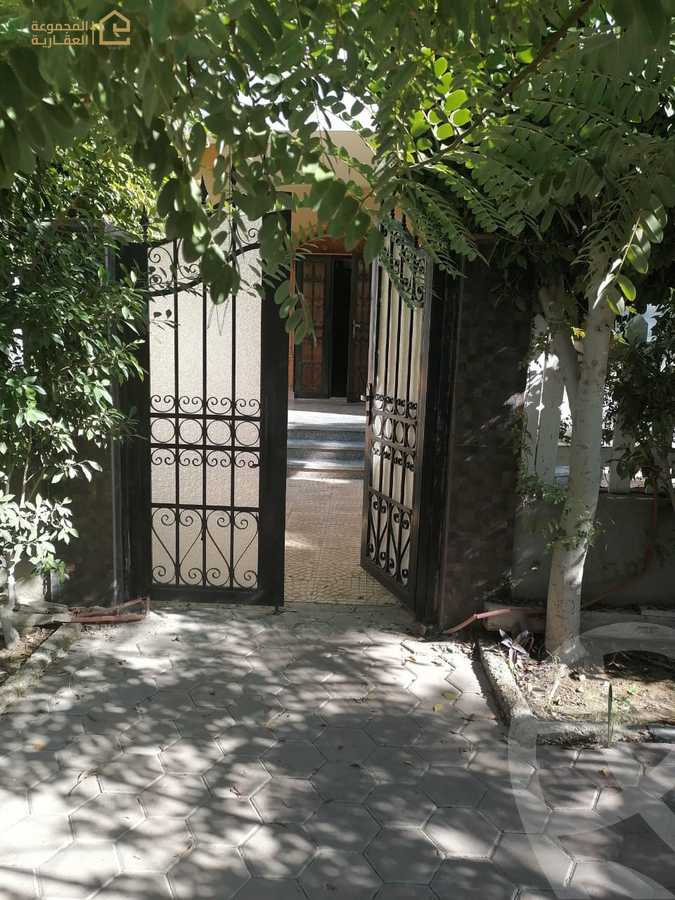 https://aqarmap.com.eg/en/listing/6178354-for-rent-cairo-new-cairo-lrhb-city-phase-1-ahmed-rami-st
