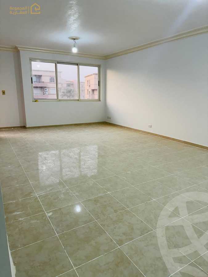 https://aqarmap.com.eg/ar/listing/6182866-for-sale-cairo-new-cairo-lrhb-city-phase-4-mohammed-farid-st