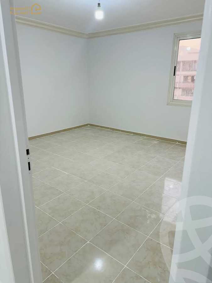 https://aqarmap.com.eg/ar/listing/6182866-for-sale-cairo-new-cairo-lrhb-city-phase-4-mohammed-farid-st