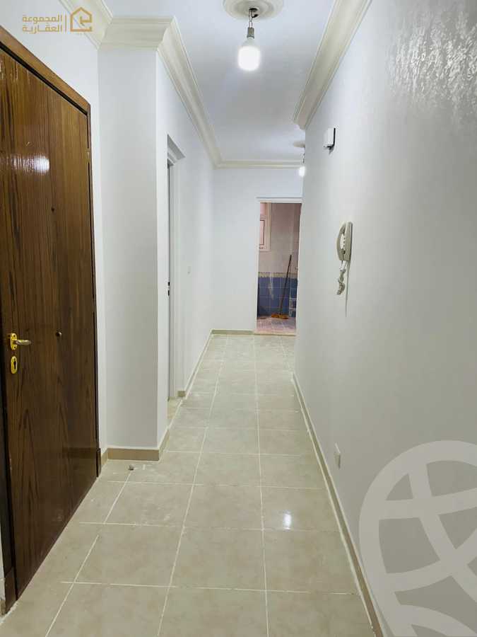 https://aqarmap.com.eg/ar/listing/6182866-for-sale-cairo-new-cairo-lrhb-city-phase-4-mohammed-farid-st