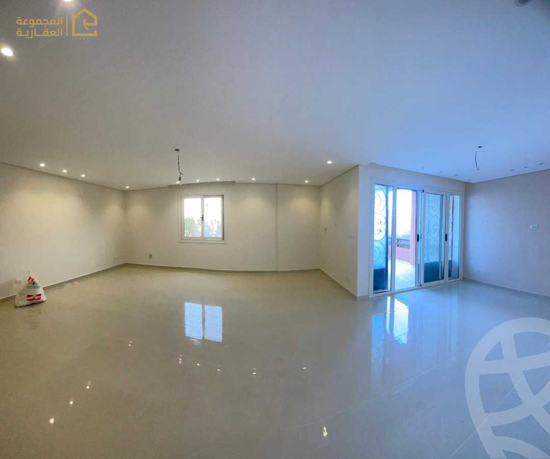 https://aqarmap.com.eg/en/listing/6182906-for-sale-cairo-new-cairo-lrhb-city-phase-4-mohammed-farid-st